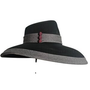 Whittall & Shon Bollman Hat Co. Black Hat 100% Doeskin Felt, 3 Red Buttons, NWOT